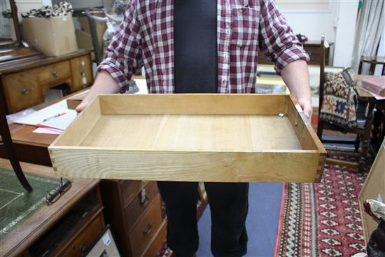 An Edwardian walnut pedestal desk, with later green skiver and nine drawers, W.152cm D.84cm H.76cm